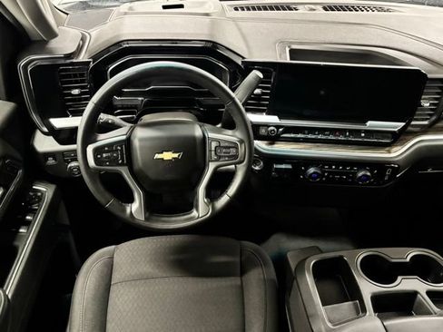 Used 2025 Chevrolet Silverado 2500 LT w/ Convenience Package AWD/4WD image 12