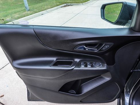 Used 2021 Chevrolet Equinox LT image 31