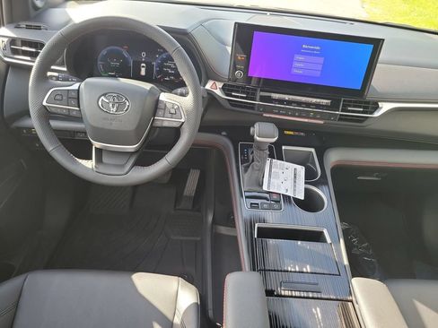 New 2026 Toyota Sienna XSE FWD image 27
