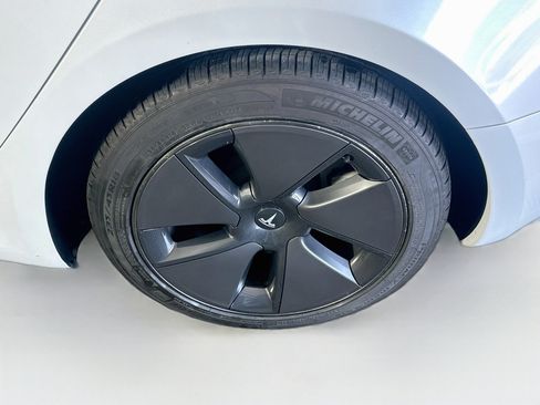 Used 2023 Tesla Model 3 Standard Range RWD image 11