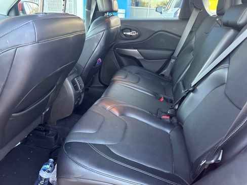 Used 2021 Jeep Cherokee Latitude Lux w/ Comfort/Convenience Group AWD/4WD image 9