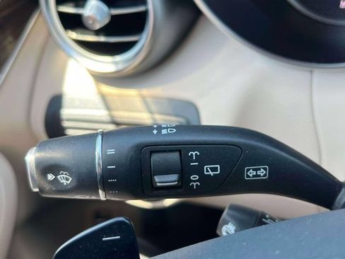 Used 2019 Mercedes-Benz GLC 300 4MATIC image 15