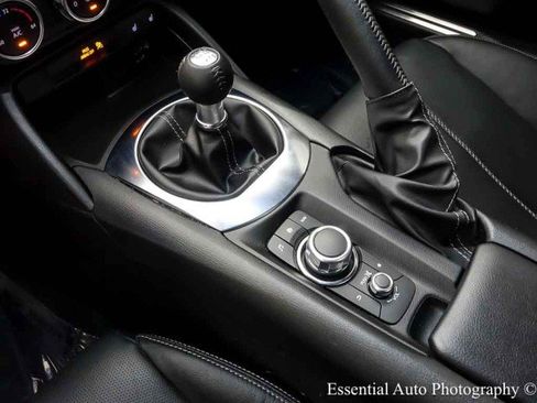 Used 2023 MAZDA MX-5 Miata Grand Touring RWD image 23