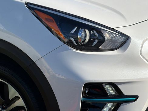 Used 2020 Kia Niro EX image 10