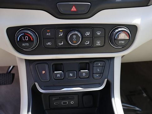Used 2020 GMC Terrain Denali w/ Denali Premium Package FWD image 52