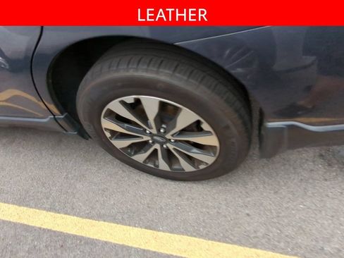 Used 2016 Subaru Outback 2.5i Limited AWD/4WD image 5