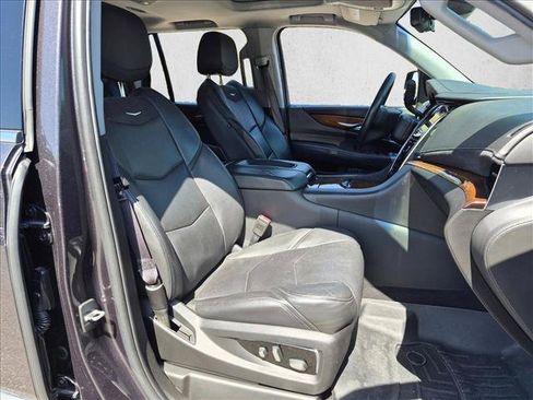 Used 2017 Cadillac Escalade Luxury RWD image 21