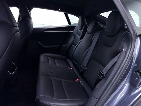 Used 2022 Tesla Model S image 31