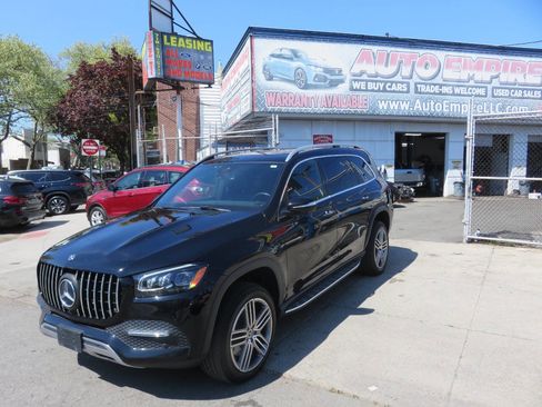 Used 2020 Mercedes-Benz GLS 450 4MATIC image 2