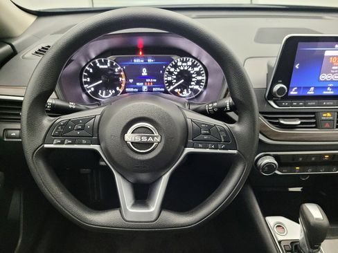 Used 2024 Nissan Altima 2.5 SV image 22