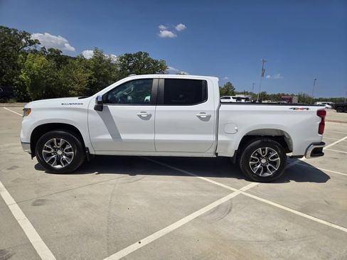Used 2023 Chevrolet Silverado 1500 LT AWD/4WD image 5