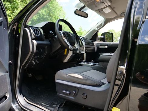 Used 2015 Toyota Tundra SR5 w/ TRD Off Road Package AWD/4WD image 22