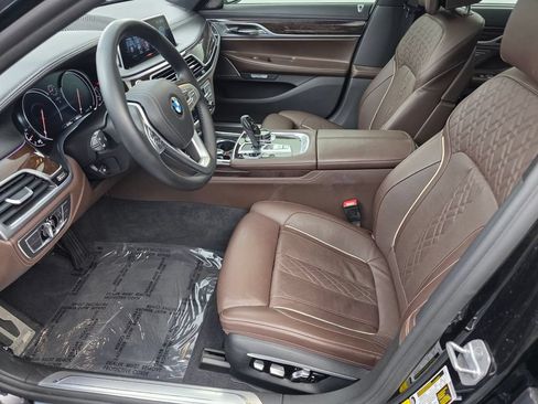 Used 2016 BMW 740i RWD image 9