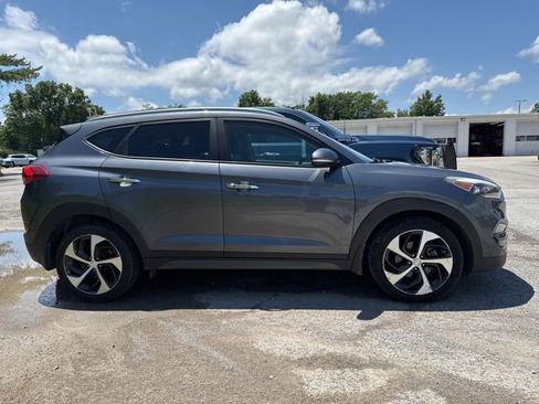Used 2016 Hyundai Tucson Limited FWD image 2