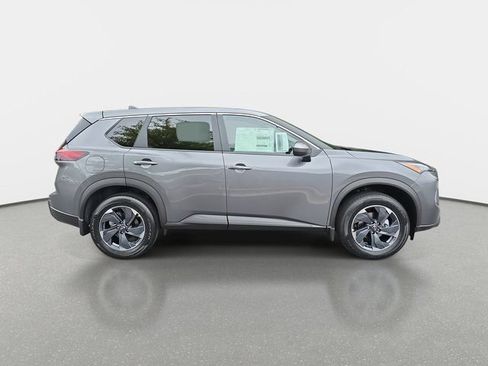 Certified 2026 Nissan Rogue SV FWD image 4