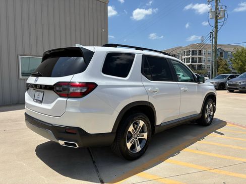 Certified 2026 Honda Pilot EX-L image 7