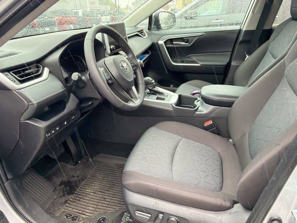 Used 2025 Toyota RAV4 XLE w/ Convenience Package AWD/4WD image 5
