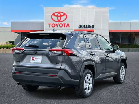 Used 2024 Toyota RAV4 LE AWD/4WD image 5