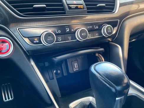 Used 2018 Honda Accord Sport image 31