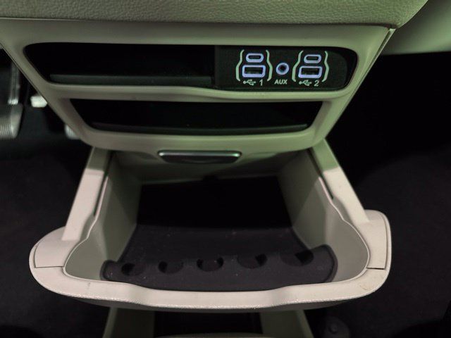Used 2024 Chrysler Pacifica Limited FWD image 37