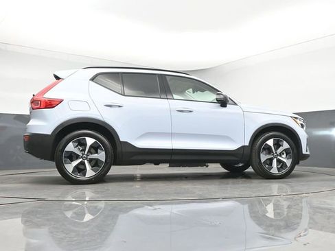 New 2026 Volvo XC40 B5 Plus w/ Protection Package Premier AWD/4WD image 43