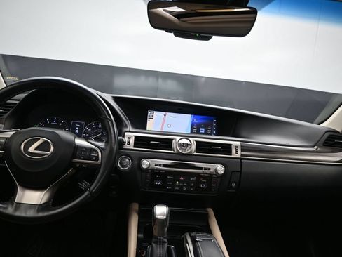 Used 2017 Lexus GS 350 w/ Preferred Accessory Package RWD image 19