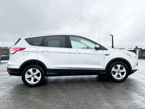 Used 2015 Ford Escape SE image 4