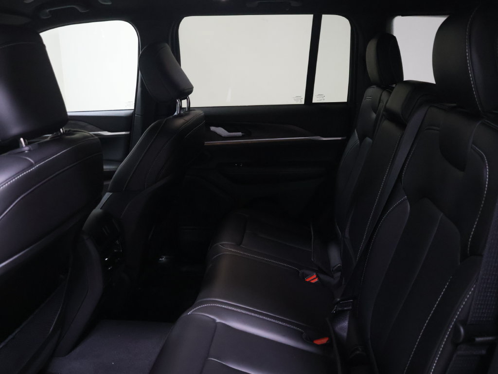 New 2027 Jeep Grand Cherokee Limited AWD/4WD image 10