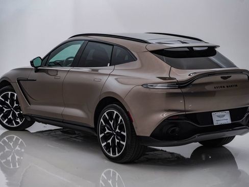 Used 2023 Aston Martin DBX AWD/4WD image 10