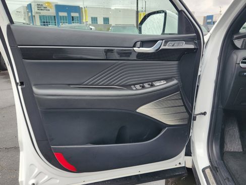 Used 2024 Hyundai Palisade Calligraphy image 16