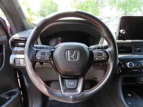 Certified 2025 Honda Pilot TrailSport image 29