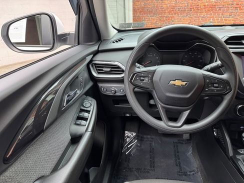 Used 2021 Chevrolet TrailBlazer LT w/ Driver Confidence Package image 13