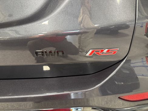 Used 2022 Chevrolet Equinox RS w/ Infotainment Package image 8