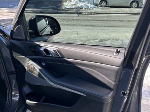 Used 2024 BMW X7 xDrive40i w/ Executive Package image 10