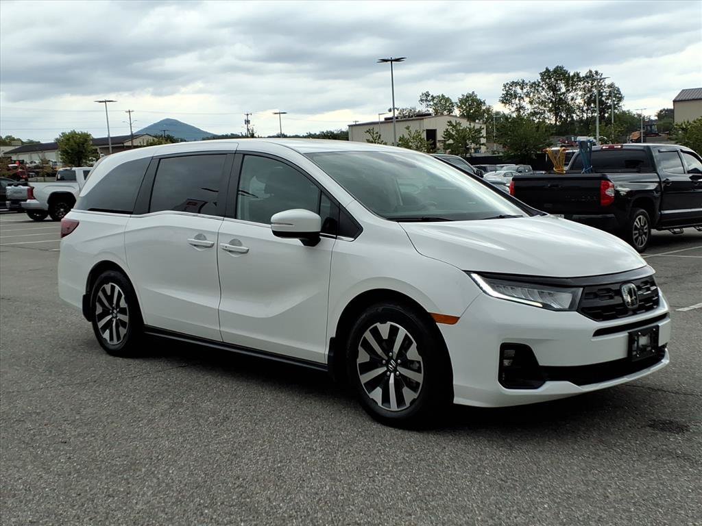 Used 2026 Honda Odyssey EX-L image 2