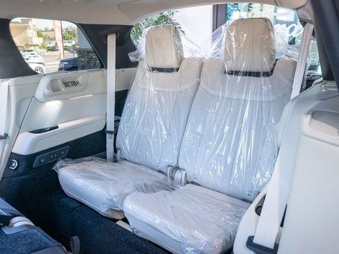 Used 2025 Land Rover Range Rover Long Wheelbase Autobiography AWD/4WD image 39