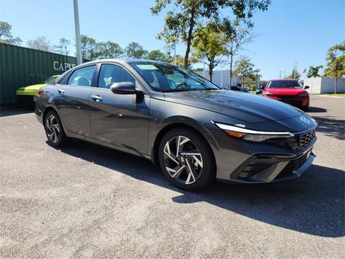 New 2025 Hyundai Elantra Limited image 1