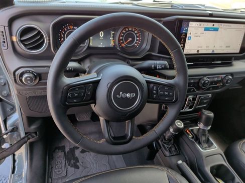 Used 2024 Jeep Gladiator Sport AWD/4WD image 16