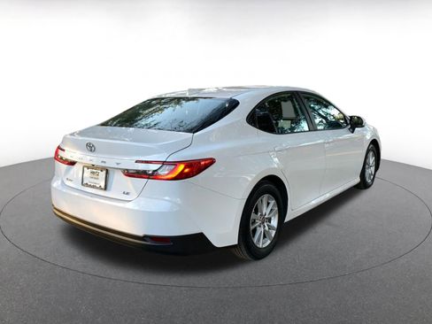 Used 2025 Toyota Camry LE image 7