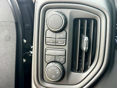 Used 2022 Chevrolet Silverado 1500 Custom AWD/4WD image 16