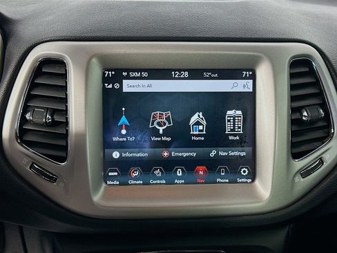 Used 2021 Jeep Compass Latitude w/ Sun and Sound Group FWD image 13