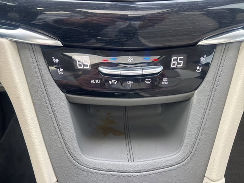 Used 2024 Cadillac XT6 Premium Luxury w/ Technology Package image 27