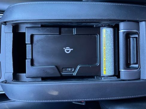 Used 2021 Toyota Highlander XLE image 31