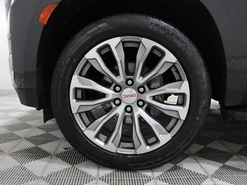 Used 2021 GMC Yukon Denali w/ LPO, Illumination Package AWD/4WD image 48