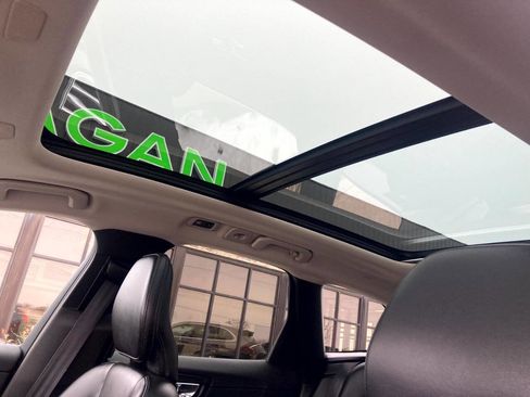 Used 2019 Volvo XC60 T5 Momentum w/ Premium Package image 19