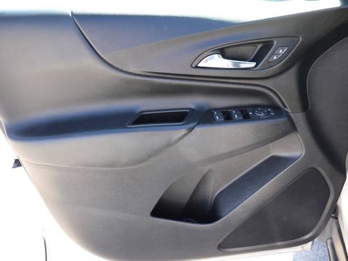 Used 2021 Chevrolet Equinox LT w/ LPO, Cargo Package AWD/4WD image 12