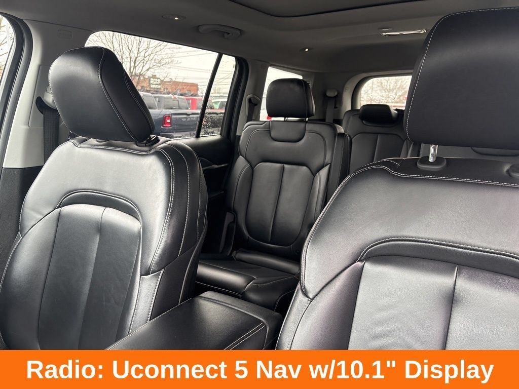 Used 2023 Jeep Grand Cherokee L Limited AWD/4WD image 7