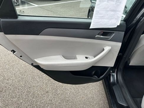 Used 2018 Hyundai Sonata SE image 34