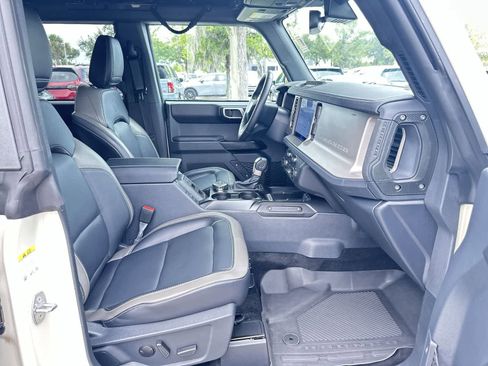 Used 2025 Ford Bronco Outer Banks AWD/4WD image 17