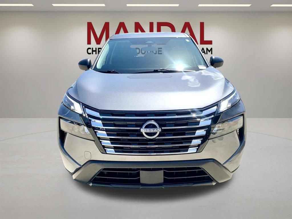 Used 2026 Nissan Rogue S FWD image 3